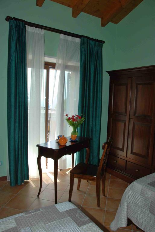 B&B La Casa Di Trizzi Como Szoba fotó