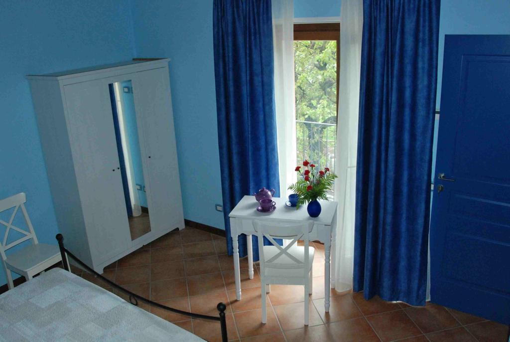 B&B La Casa Di Trizzi Como Szoba fotó